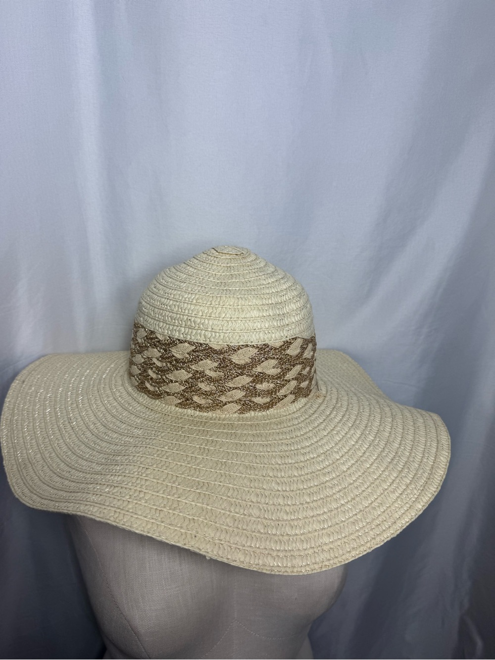 Women’s Wide Brim Straw Sun Hat - Cream with Tan Band NWOT